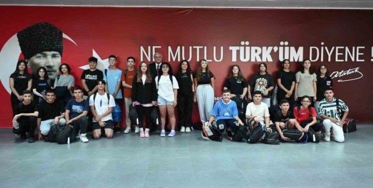 Başkan Bakkalcıoğlu öğrencileri kampa uğurladı
