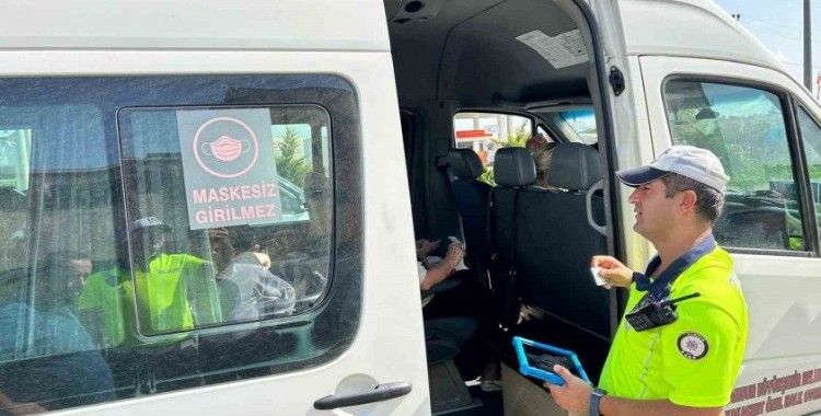 Bafra Bölge Trafik ekipleri sürücü ve yolcuları uyardı
