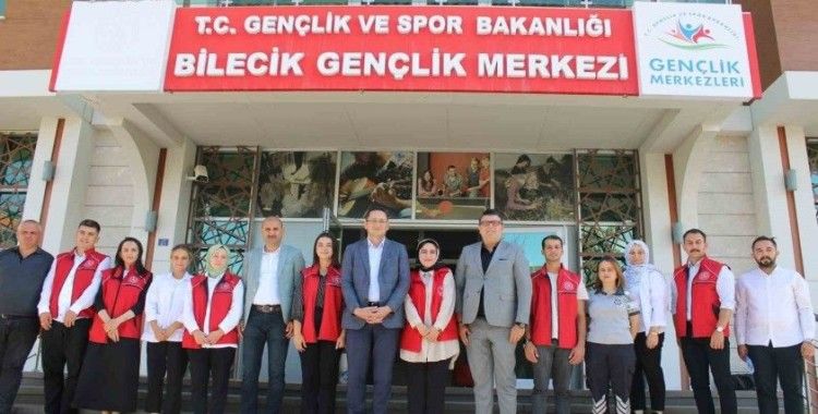 Yapımı tamamlanmak üzere olan Gençlik Merkezi inşaatında inceleme
