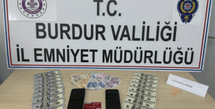 Kendini polis olarak tanıtıp 2 milyon liranın üzerinde vurgun yaptı