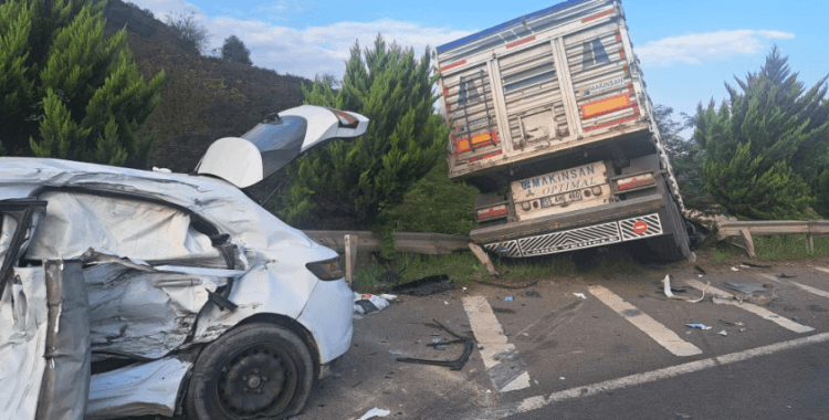 Ordu'da tünel çıkışı zincirleme kaza: 1'i ağır 5 yaralı