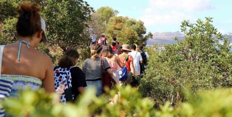 Bodrum’da öğrenciler kıyı temizliği yaptı
