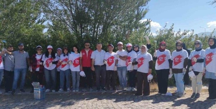 Gönüllüler Kazım Karabekir Stadyumu’nun çehresini değiştirdi
