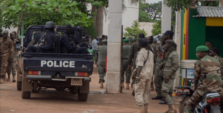 Mali'nin başkenti Bamako'da silah sesleri duyuldu