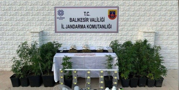 Balıkesir’in 10 ilçesinde kaçakçılık operasyonu
