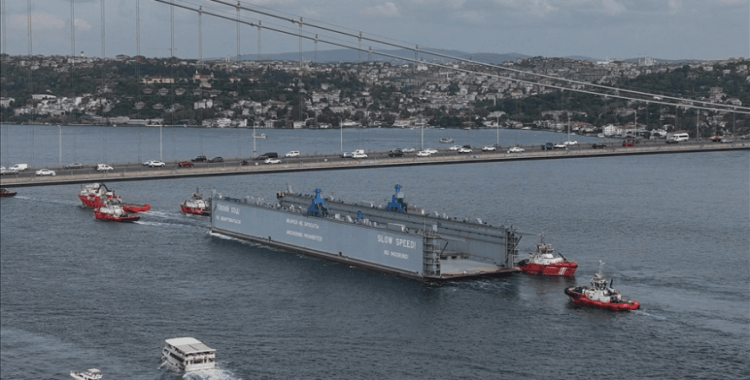 İstanbul Boğazı'nda gemi trafiği çift yönlü askıya alındı