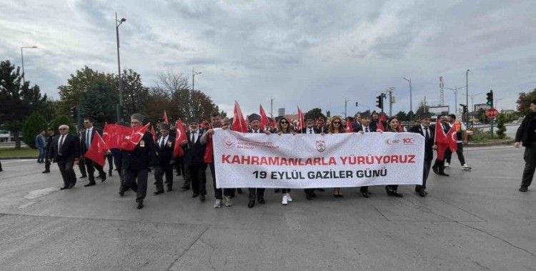 Sivas’ta gazilerin gururlu yürüyüşü
