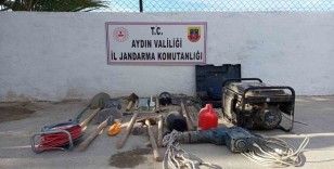 Didim’de kaçak kazı yapan 3 şüpheli suçüstü yakalandı
