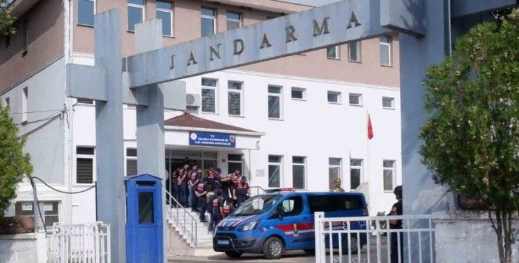 Babasını parçalayıp cesedini ormanda yakan şahıs arama çalışmalarına katılmış
