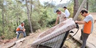 Marmaris Belediyesi’nden karayolu kenarında temizlik çalışması
