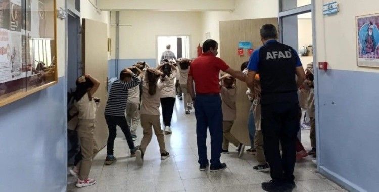 Çağlayan İlkokulunda deprem tatbikatı yapıldı
