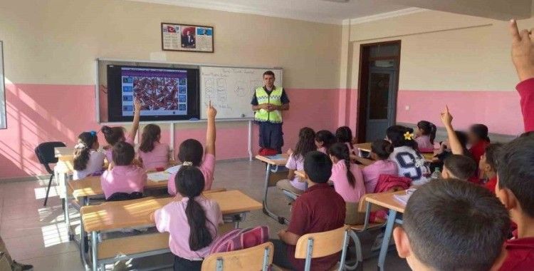 Jandarmadan 225 öğrenciye güvenli trafik eğitimi
