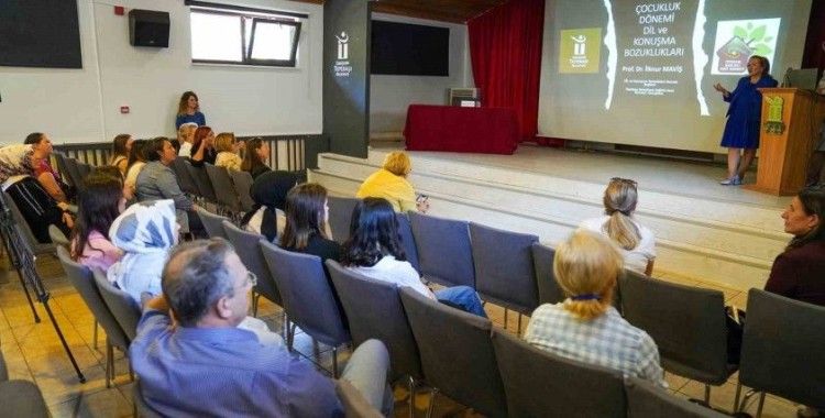 Çocukluk döneminde dil ve konuşma bozuklukları ele alındı
