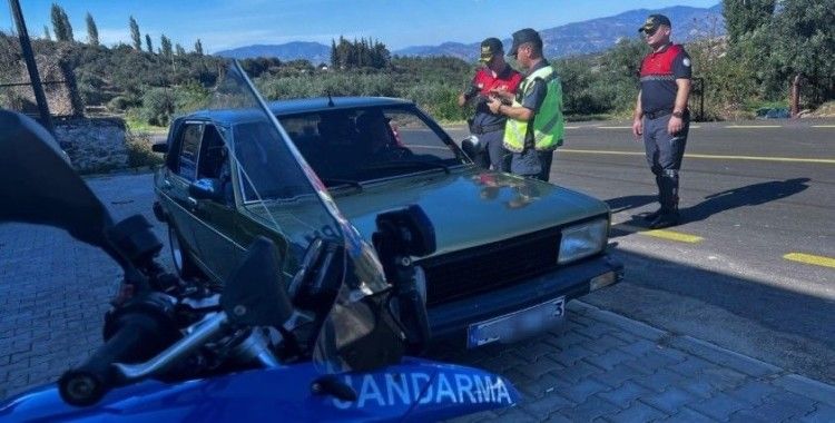 Trafik kurallarına uymayan 6 sürücü cezadan kaçamadı
