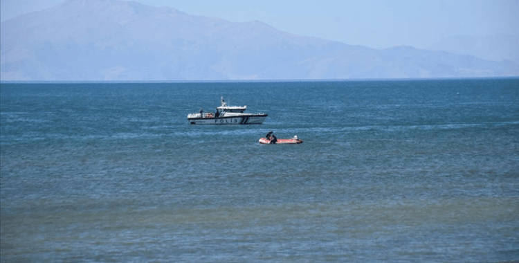 Van'da kaybolan üniversite öğrencisini arama çalışmaları sürüyor