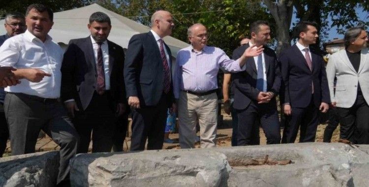 Genel Başkan İleri Konuralp antik kentinde kazı çalışmaları inceledi
