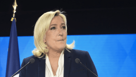 Fransa'da aşırı sağcı Le Pen'in AB fonlarını zimmetine geçirmekle yargılandığı dava başladı