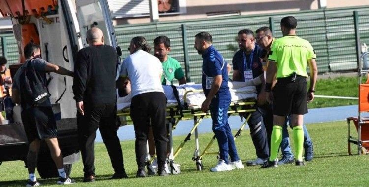 Denizlisporlu Oktay’ın tibia kemiği kırıldı
