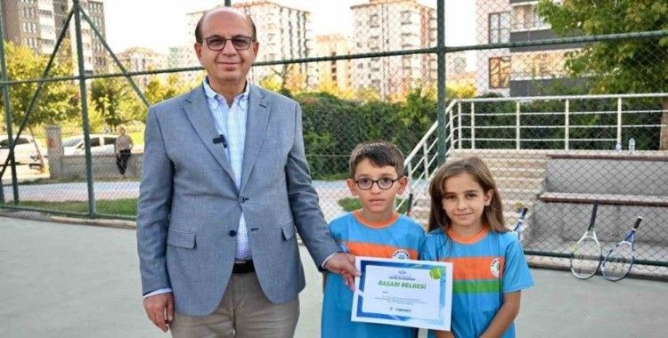 Yeşilyurt’ta tenis turnuvası heyecanı yaşandı
