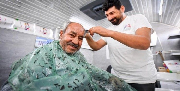 Büyükşehir Belediyesi, sunduğu hizmetlerle yaş almış vatandaşların hayatını kolaylaştırıyor
