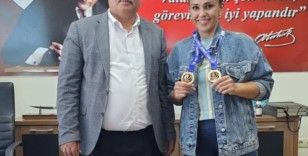 Türkiye şampiyonu Hatice Öğretmen Bayağaç’ı gururlandırdı
