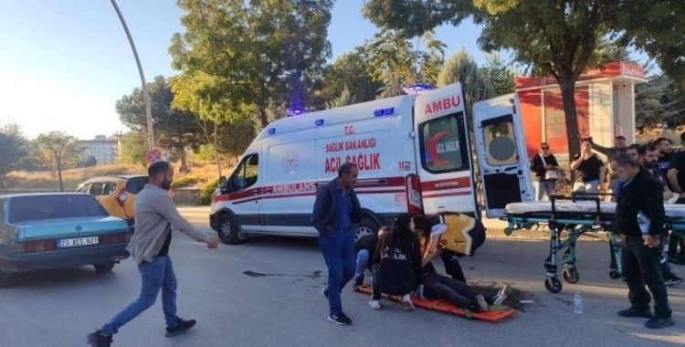 Elazığ’da ticari taksi ile motosiklet çarpıştı: 1 yaralı
