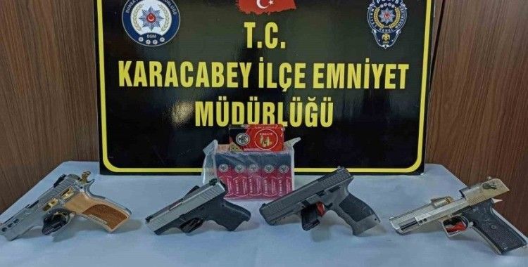 Karacabey’de bir evde 4 adet tabanca ele geçirildi
