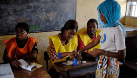 Mozambik'te halk, genel seçimler için sandık başında