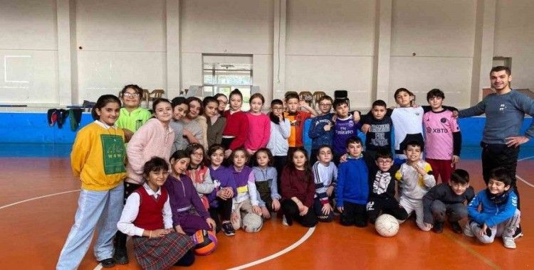 Gediz’de okullarda spor tanıtımı ile gençler spora kazandırılıyor
