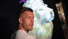 Alman golcü Lukas Podolski, 39 yaşında futbolu bıraktı