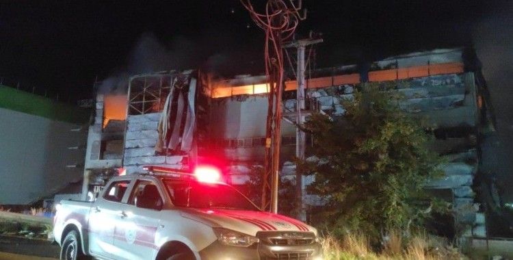 Kozmetik fabrikası hurdalığa dönüştü: Patlama sesleri yükseliyor
