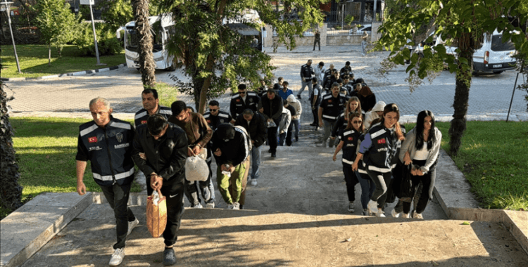 Samsun merkezli 13 ilde düzenlenen yasa dışı bahis operasyonunda 39 zanlı yakalandı