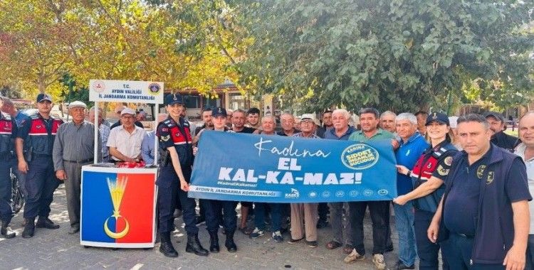 Jandarma ekipleri Zeytin ve Kültür Festivali’nde vatandaşları bilgilendirdi
