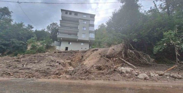 Prof. Dr. Ömer Kara: “Sel ve taşkın risk haritalarının bir an önce oluşturulması gerekir"
