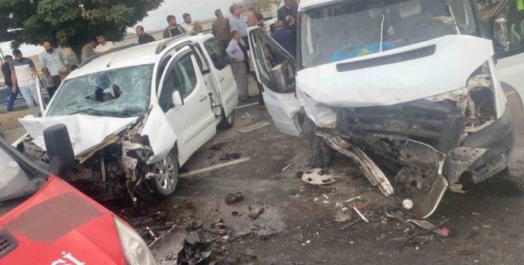 Patnos’ta trafik kazası: 2’si ağır 8 kişi yaralandı
