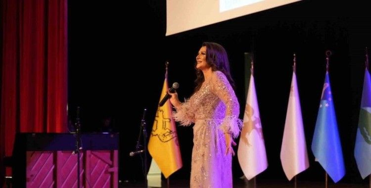 Azerbaycanlı sanatçı Mammadova’dan unutulmaz konser
