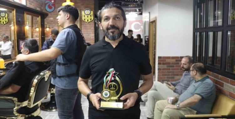 Şener Eroğlu, Tunus’ta Türkiye’yi jüri olarak temsil etti
