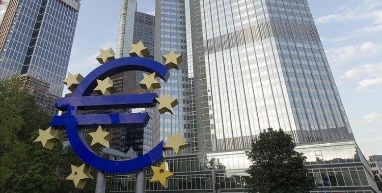 ECB anketi: Ekonomistler 2025 için büyüme beklentilerini hafifçe düşürdü