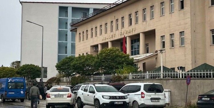 Yüksekova’da evrakta sahtecilik operasyonunda gözaltına alınan 16 kişiden 5’i tutuklandı
