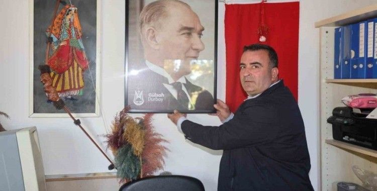 Şehzadeler Belediyesinden muhtarlara anlamlı hediye
