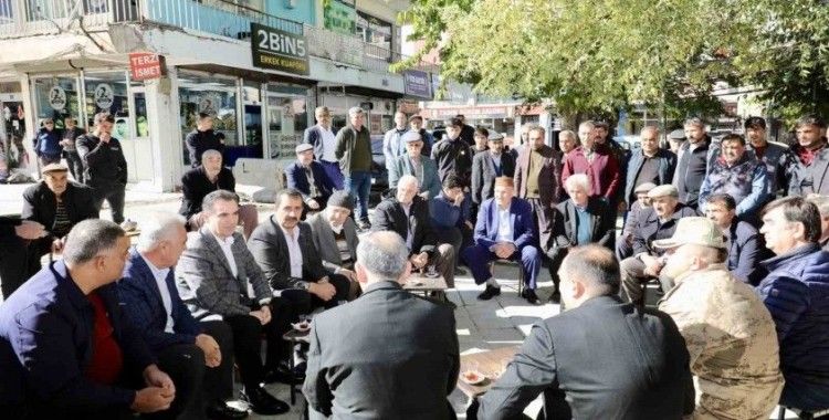 Bitlis Valisi Karakaya, Tatvan’da esnaf ve vatandaşlarla bir araya geldi
