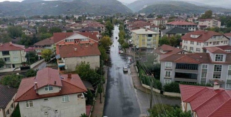 Hendek’te 3 mahalleyi bağlayan hat sil baştan yenilendi
