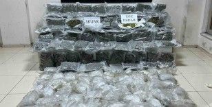 Gaziantep’te 86 kilo 650 gram skunk ve 37 kilo 200 gram metamfetamin ele geçirildi
