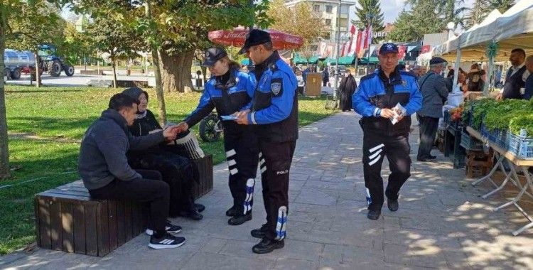 Polis kent merkezinde tek tek uyardı
