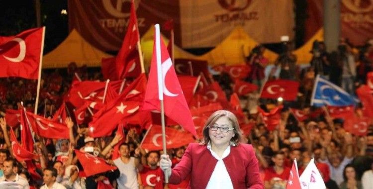 Şahin: “Cumhuriyetimiz, Türk milletinin ebedi varlığıyla ilelebet devam edecektir”
