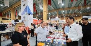 Denizli Kitap Fuarında yazar yağmuru sürüyor
