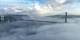 İstanbul Boğazı'nda sis nedeniyle gemi trafiği askıya alındı