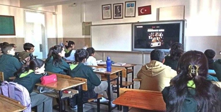 Malatya’da "Dersimiz Cumhuriyete Doğru" filmi öğrencilere gösterildi
