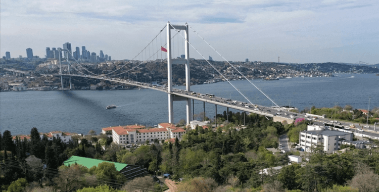 İstanbul Boğazı'nda gemi trafiği çift yönlü askıya alındı