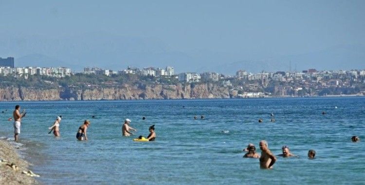 Antalya'dan ekim sonunda yaz ayı tadında 'kıskandıran' görüntüler